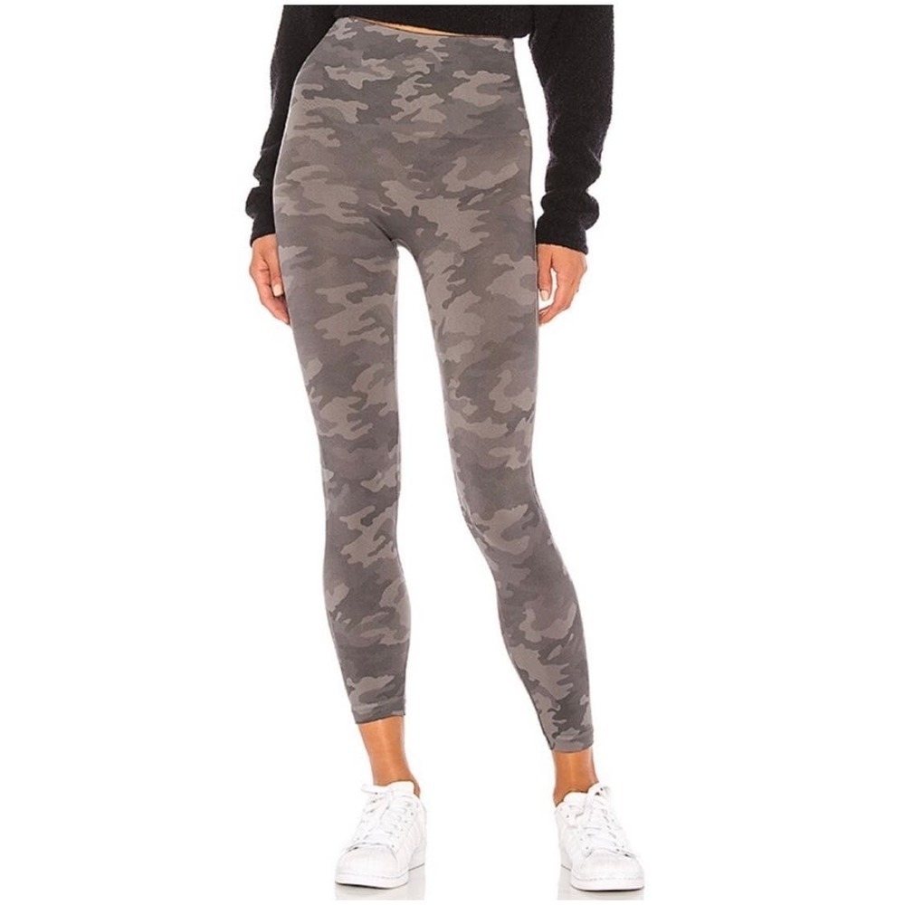 SPANX Look at Me know Seamless Legging Women XS Sage Camo Cropped Pants NEW